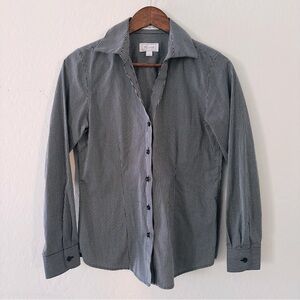 Foxcroft‎ Women’s Black and White Button Down Shirt Size Small Wrinkle Free
